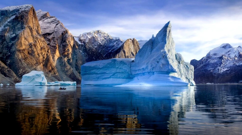 Groenlanda capătă o nouă formă pe măsură ce se deplasează spre nord-vest