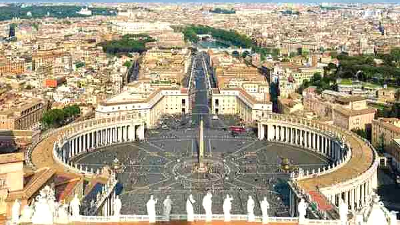 1-st-peter-square-vatican-city-april-2007 
