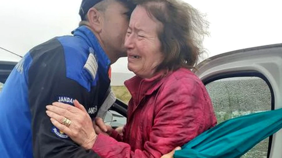 Momentul emoționant în care un bărbat de 80 de ani și-a reîntâlnit  soția, după ce s-a rătăcit pe Transalpina