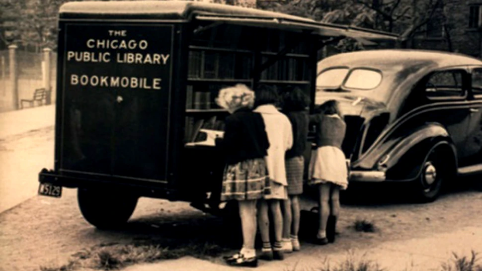 Fotografii inedite cu bibliotecile mobile