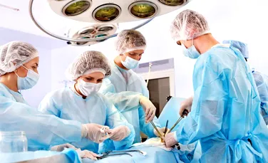 Muzica îi ajută pe chirurgi să fie mai eficienţi în sala de operaţii