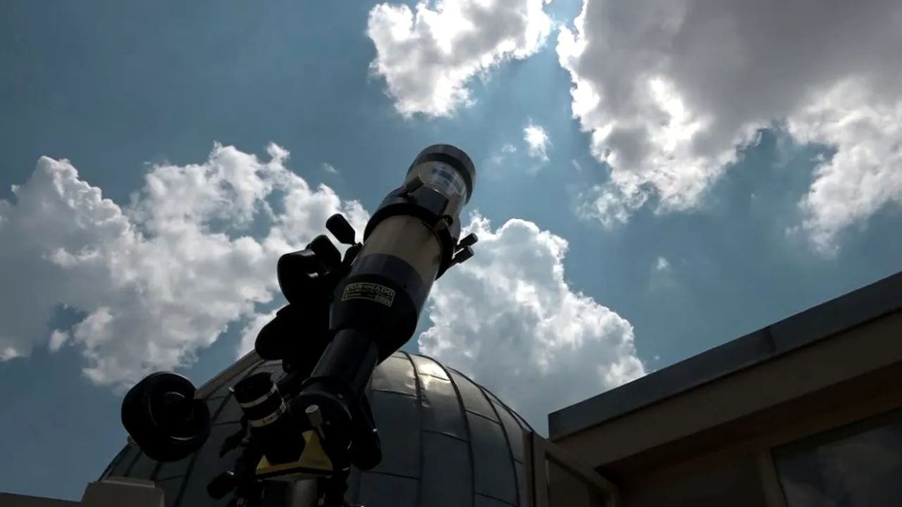 1-telescopul-si-cupola-de-pe-terasa 