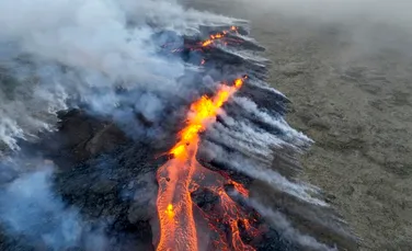 Un vulcan din apropierea celui mai mare aeroport al Islandei a erupt