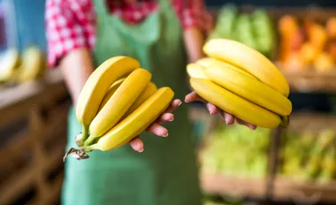 Bananele care nu se mai înnegresc după ce sunt tăiate, așteptate în magazinele din Marea Britanie