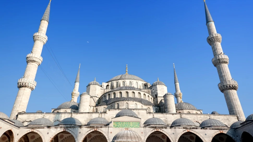 Selim al II-lea: un chefliu pe tronul Înaltei Porţi