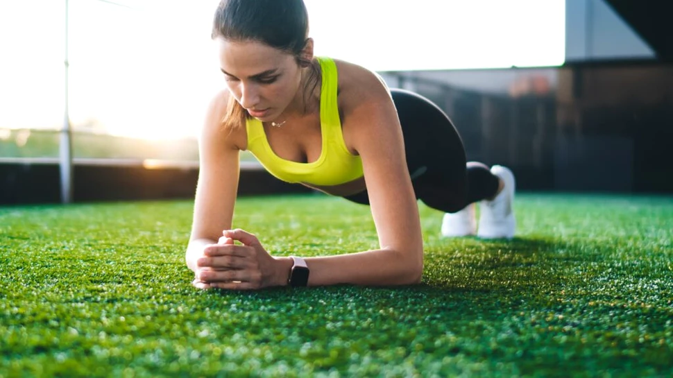 Exercițiile „statice” care pot înlocui mersul la sală: 14 minute, de trei ori pe săptămână