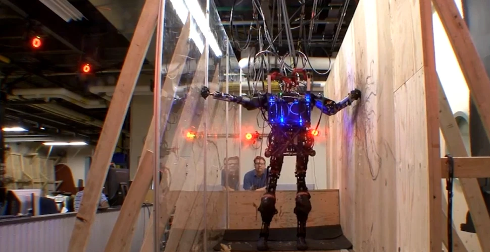 Incredibilul robot care poate trece peste obstacole la fel ca un om: Pet-Proto (VIDEO)