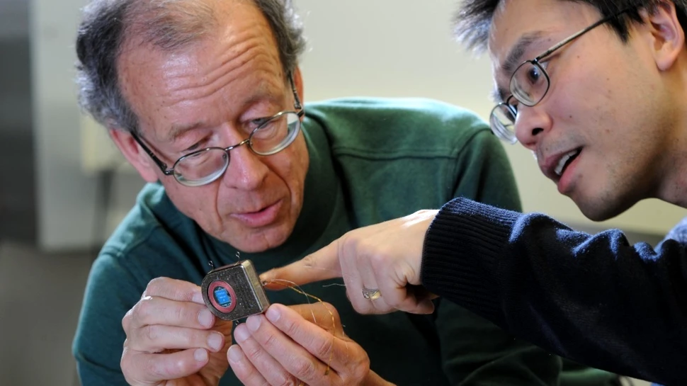 „Telefonul mobil din creier”: dispozitivul care permite transmiterea semnalelor cerebrale wireless