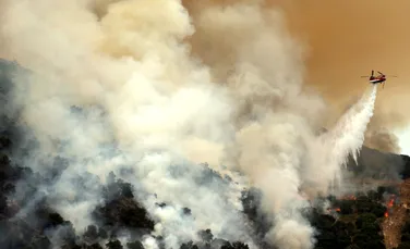 Un aeroport din statul american California a fost înconjurat de incendiile de vegetație