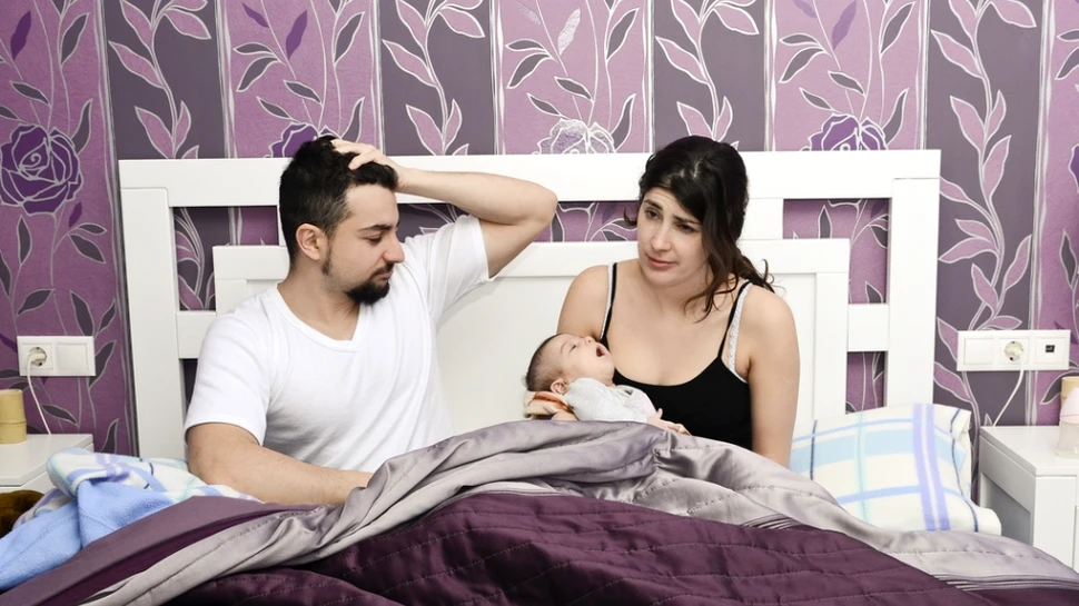 Ce efecte grave au trezirile dese asupra sănătăţii? Un somn fragmentat este la fel de rău ca o noapte albă