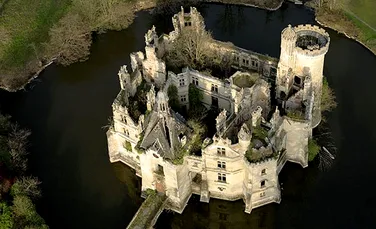 Povestea castelului Chateau: A reprezentat reşedinţa nobililor în trecut, însă în timp a fost abandonat şi lăsat să se deterioreze