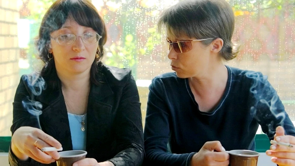 Atenţie, doamnelor! Chiar şi o singură ţigară pe zi dublează riscul de moarte subită