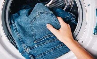 Test de cultură generală. Cât de des ar trebui spălați blugii?