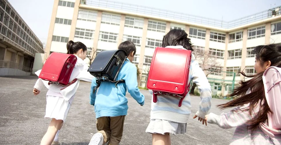 În Japonia, copiii mici merg singuri către şcoală. Motivul pentru care călătoresc singuri, de la vârsta de 6 ani, cu metroul, trenul sau autobuzul
