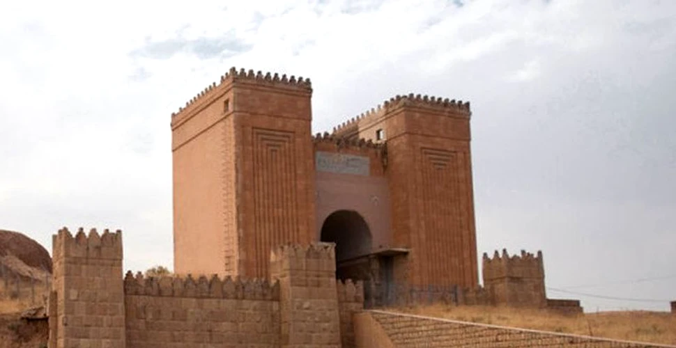 Statul Islamic a distrus ”Poarta lui Dumnezeu”, edificiu dintr-un oraş menţionat şi în Biblie
