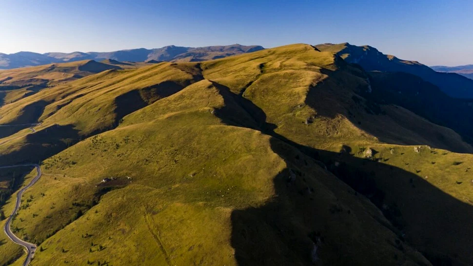 Românii caută city break-uri în țară și escapade la munte. Ce orașe sunt preferate?