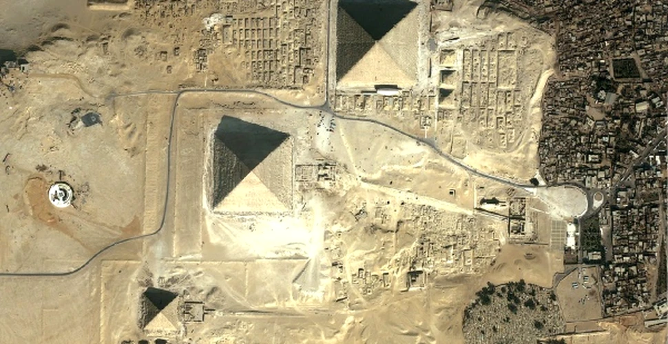 Un imens complex de pesteri se afla sub piramidele egiptene