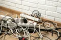 De ce nu ar trebui să încărcăm niciodată trotinete sau biciclete electrice la prelungitor?