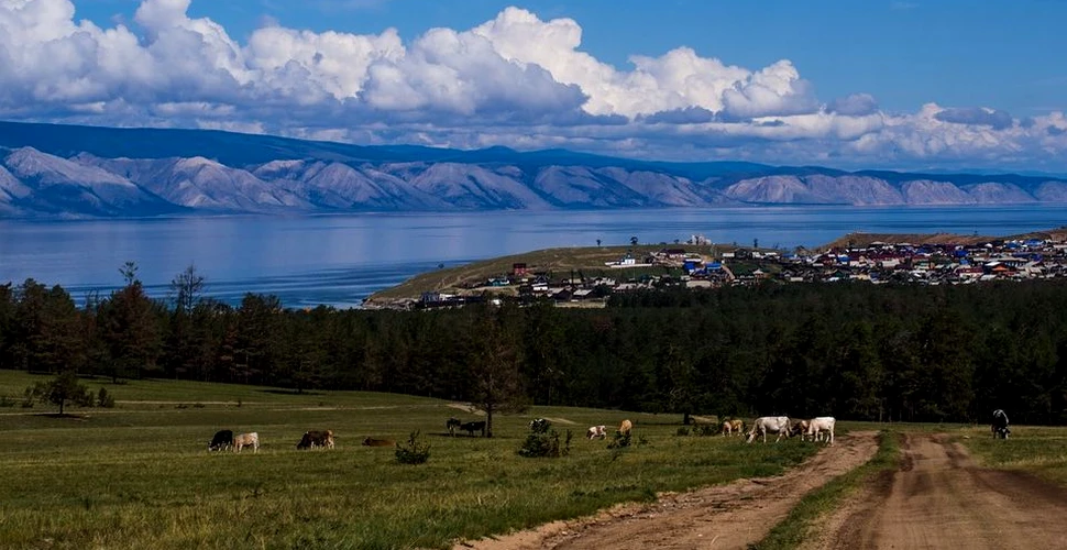 Lacul Baikal, cea mai mare rezervă de apă dulce din lume, încărcat de gunoaie