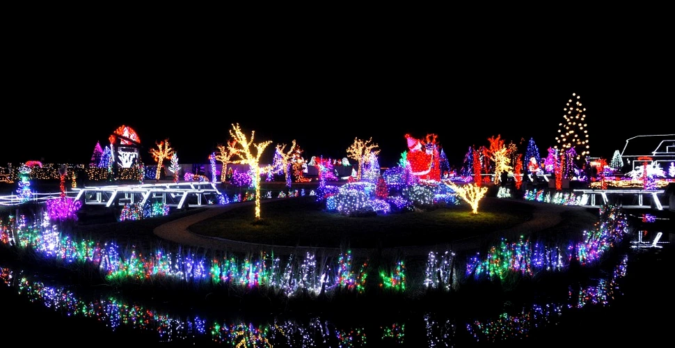 Casa cu peste un milion de luminiţe: cum arată instalaţia de Crăciun demnă de un record mondial? (GALERIE FOTO, VIDEO)