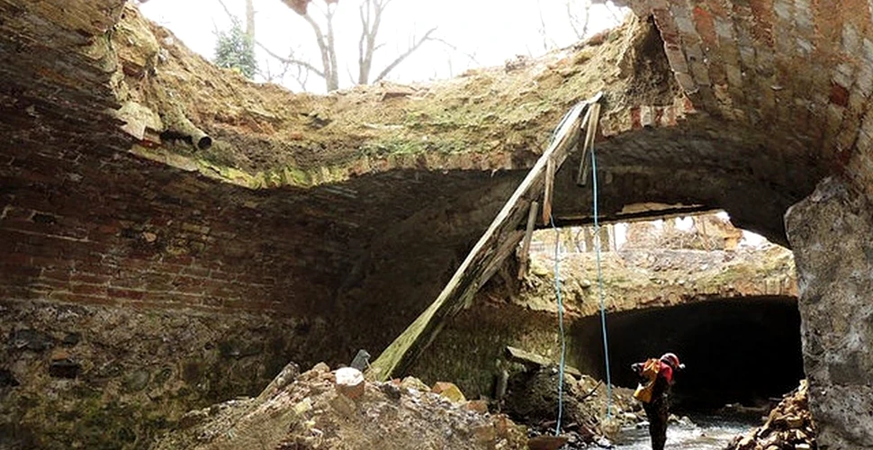 Tunel spectaculos cu cascade subterane, vechi de peste 260 de ani, sub un oraş din România – FOTO
