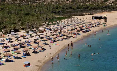 Un britanic a fost găsit mort pe o plajă din Creta. A stat ore întregi pe un șezlong