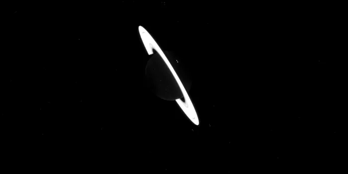 Primele imagini cu Saturn și inelele sale făcute de Telescopul Spațial James Webb