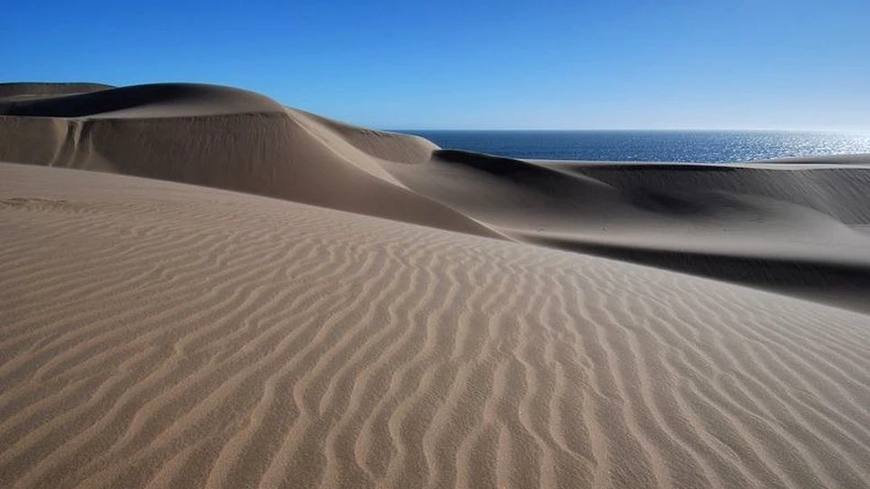 Locul în care oceanul se întâlneşte cu deşertul. Priveliştea este spectaculoasă