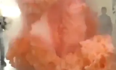 Explozie uriaşă de ”vată de zahăr” într-un laborator de chimie