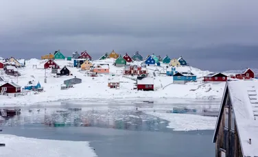 Groenlanda se topește masiv din cauza valului de căldură din emisfera nordică