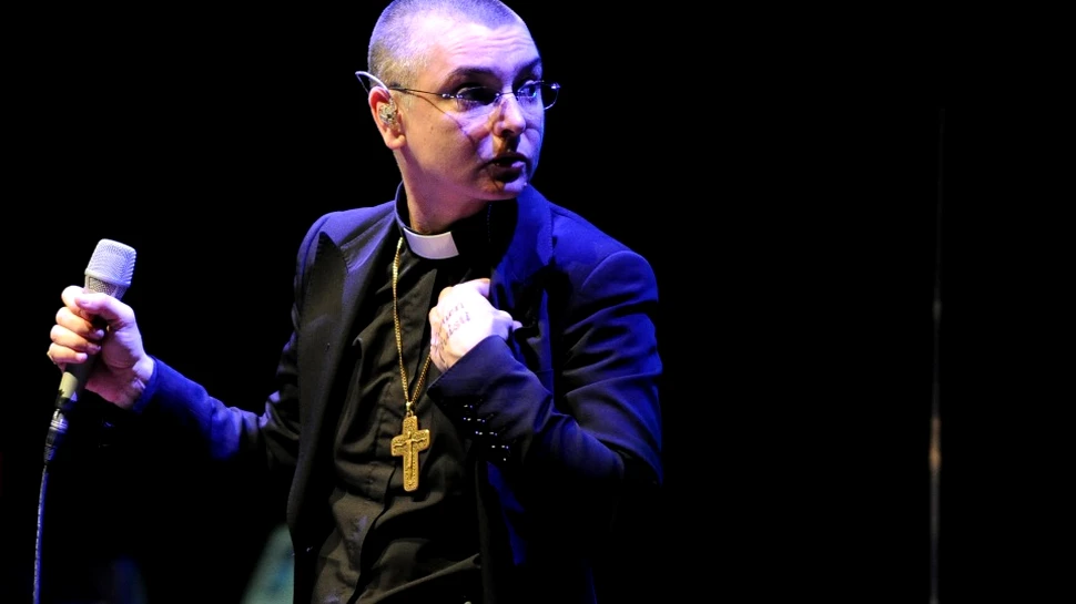 Cântăreaţa irlandeză Sinéad O’Connor s-a convertit la islamism