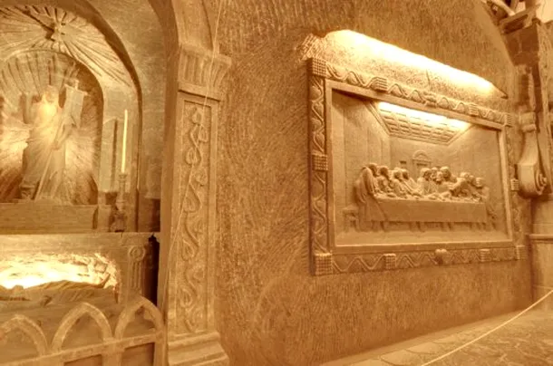 O reproducere a „Cinei cea de Taină” a lui Leonardo da Vinci a fost sculptată în peretele minei Wieliczka 