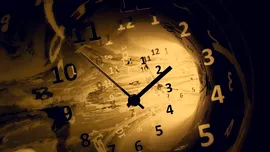 O echipă de cercetători susține că poate da timpul înapoi într-un sistem cuantic