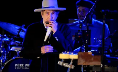 De ce a folosit Bob Dylan o mașină pentru a-și duplica semnătura? Cântărețul și-a cerut public scuze