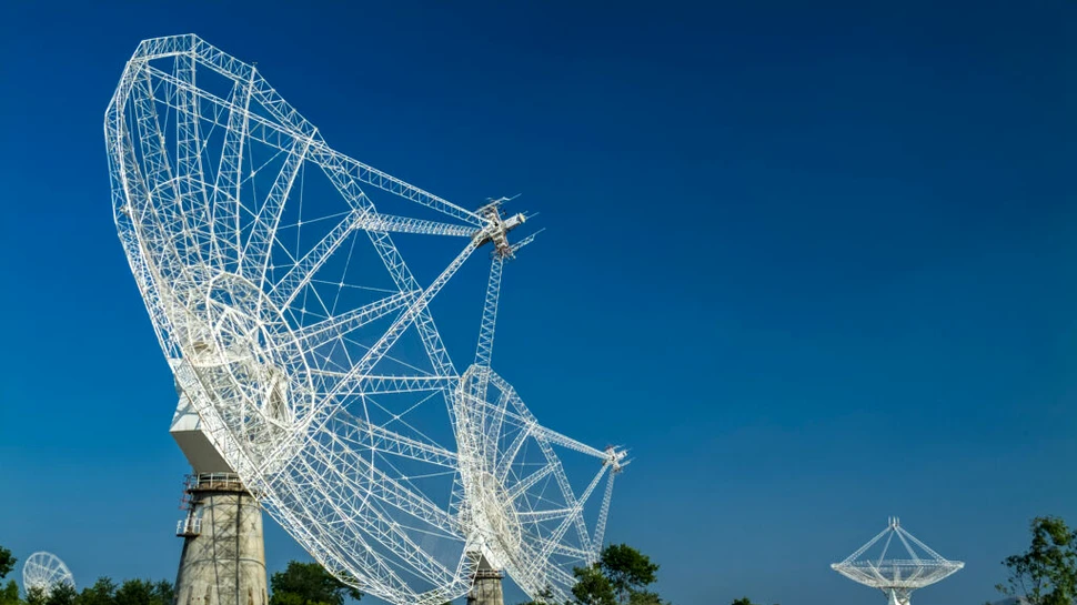O cantitate uriașă de hidrogen atomic, detectată în cea mai îndepărtată galaxie de până acum