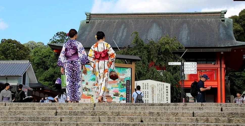 Turiştii nu mai pot fotografia celebrele gheişe din Japonia dacă nu le cer voie