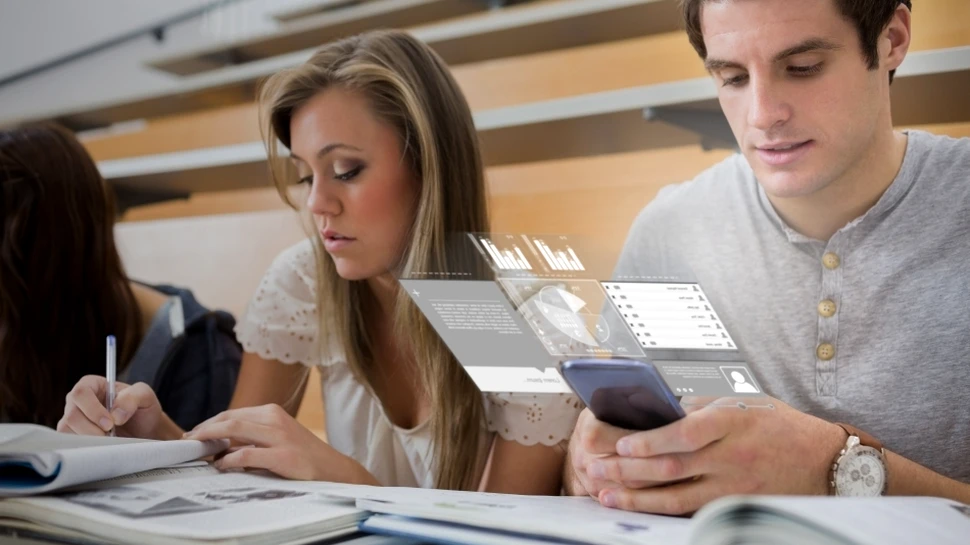 Era telefoanelor inteligente se va sfârşi în cinci ani. Ce va urma după