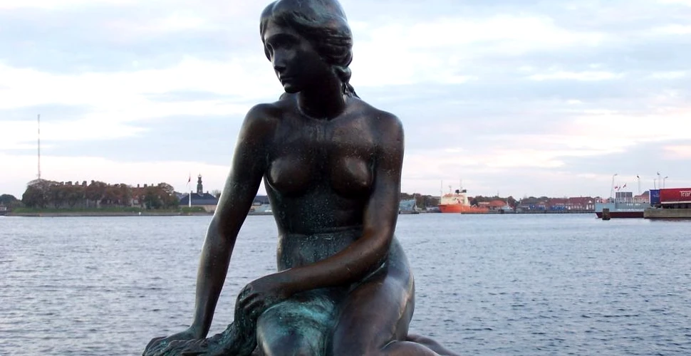 Facebook a cenzurat fotografiile cu Mica Sirenă din Copenhaga – VIDEO
