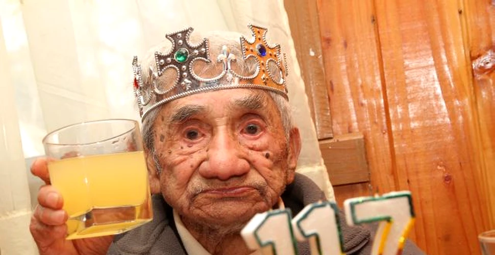 S-a născut în 1896 şi încă trăieşte. Povestea celui mai bătrân om din lume, nerecunoscut de cei de la Guiness