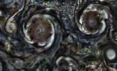 Noi imagini detaliate de pe Jupiter arată un vortex fermecător la polul nord al planetei, creat de cicloane