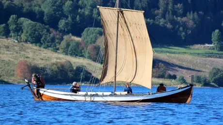 Un arheolog care navighează precum un viking a făcut descoperiri neașteptate
