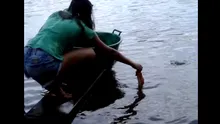 O metodă inedită de pescuit (VIDEO)