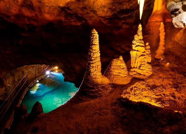 Cea mai veche peșteră din lume s-a format cu 100 de milioane de ani înainte de apariția dinozaurilor