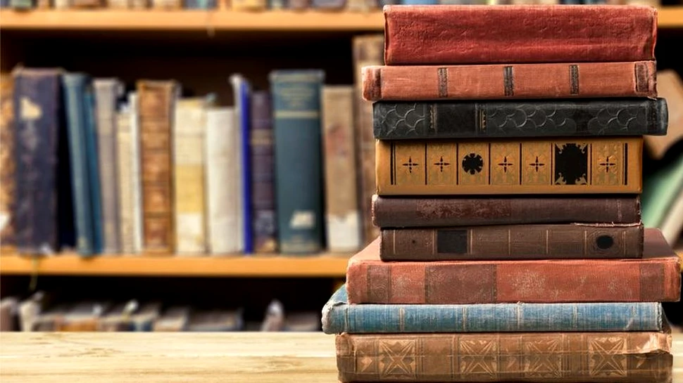 O carte pe zi: „Umbre”, de Andrei Ruşeţ. Noroc că e este un volum bine scris