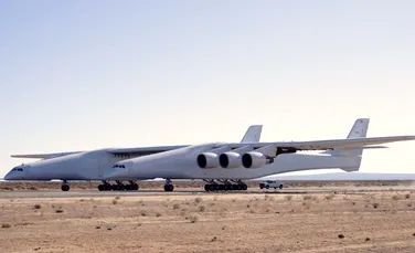 Stratolaunch, cel mai mare avion din lume, a efectuat primele teste complete la sol