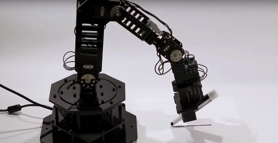 Primul laborator de robotică đe liceu, deschis la Iaşi. Elevii pasionaţi de inteligenţă artificială, printre mentori