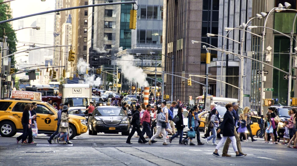 Peste jumătate dintre americani spun că o duc din ce în ce mai rău