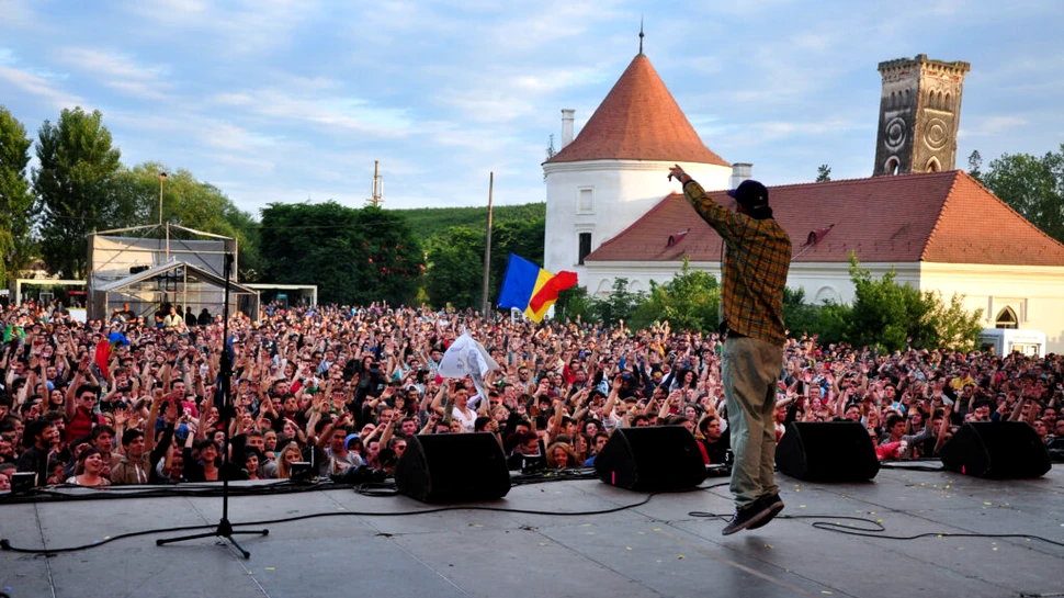 Peste 230.000 de oameni, așteptați la Electric Castle. Ce buget are festivalul în acest an?