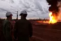Cum au stins rușii incendiul izbucnit la o sondă petrolieră cu un tun antitanc