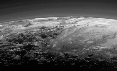 Descoperire a cercetătorilor americani: Munţii de pe Pluto ar putea fi vulcani de gheaţă. ”Nimic asemănător nu a fost văzut vreodată”